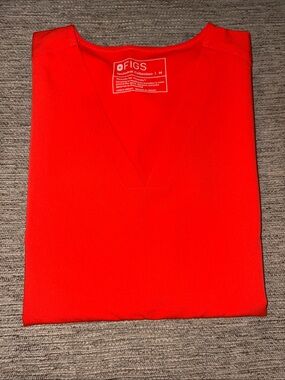 FIGS Casma Scrub Top in Fiery Coral Medium